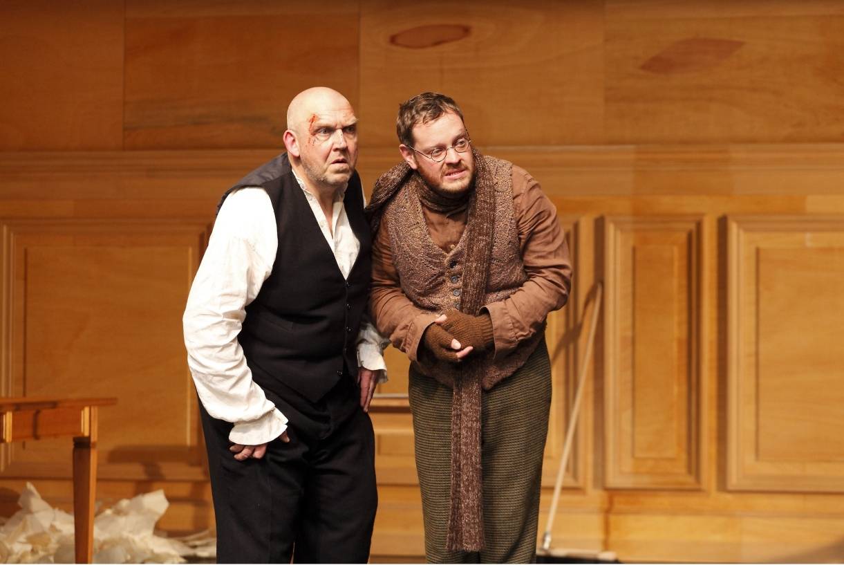 Oktoberprogramm des Theaters Duisburg: Heidi, Hausmeister, Bestie Mensch und der Tatort-Bär als Richter