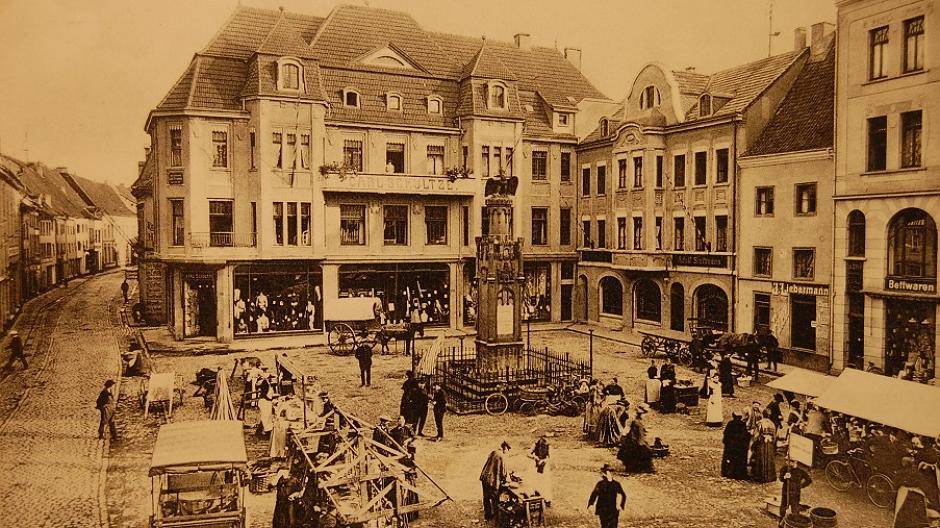 Bilderstrecke: Altmarkt im Wandel der Zeit