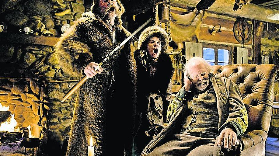 In der verschneiten Hütte von „The Hateful 8“ werden keine Weihnachtslieder gesungen ...