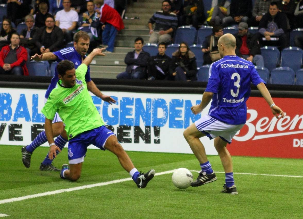 Impressionen vom Krefelder Budenzauber: Alt-Stars zaubern und kämpfen im Palast