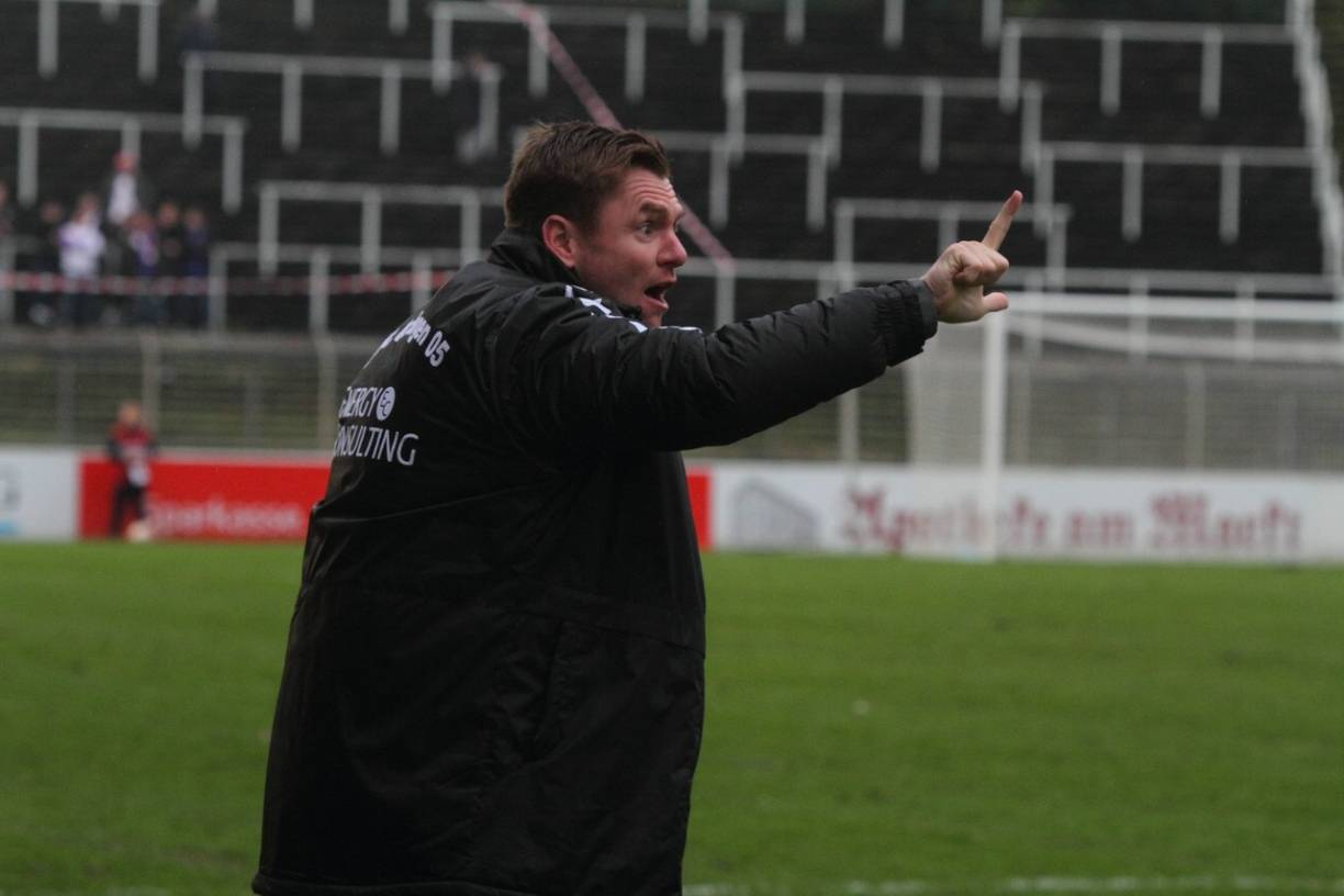 KFC-Trainer Michael Boris gab auch im letzten Spiel vor der Winterpause die Marschroute vor.