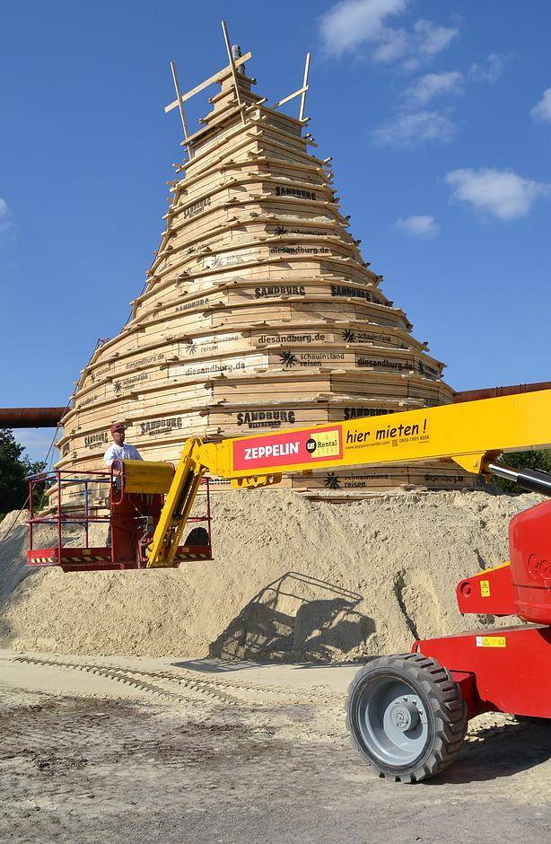 Der Hubsteiger wurde jedoch für den Dienstagmorgen...