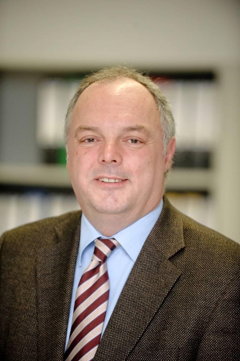  Professor André Niemann 