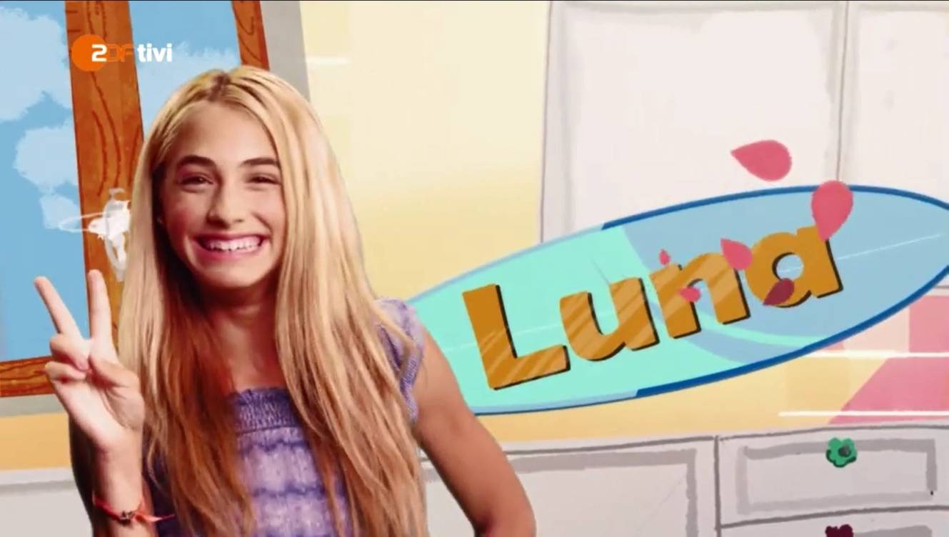 Luna Farina im Vorspann der...