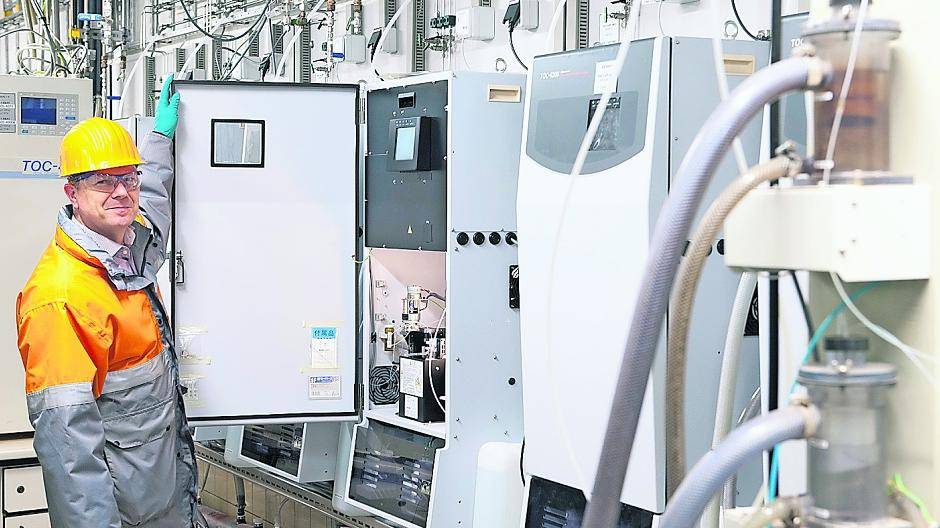  Gute Idee und große Ersparnis: Markus Friedenberg hatte einen cleveren Vorschlag, wie Geräte zur Abwasseranalyse im Uerdinger Chempark optimiert werden können. 