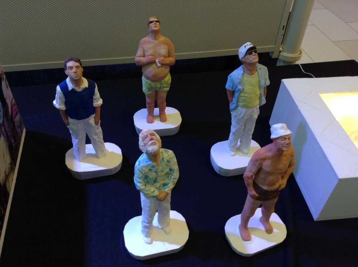  Den Kopf gen Himmel. Die hoffnungsvollen Menschen von Lu Feng sollen in einem beleuchteten Kasten unter Glas in die Wegplatten eingelassen werden. 