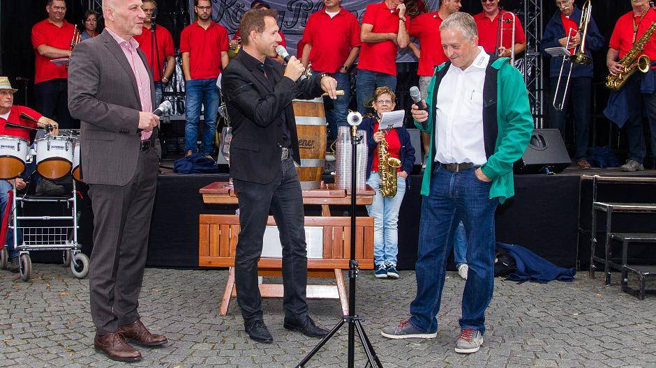 Dirk Elfgen, neuer Vorsitzender des Werbering Moers, dankte seinem Vorgänger Thorsten...