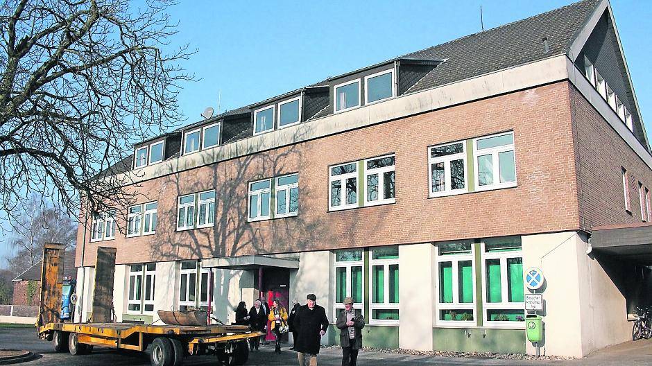  Das ehemalige Seminarhaus ist voll ausgestattet und bietet ideale Bedingungen für die Unterbringung der Jugendlichen: Größere Umbauten sind nicht notwendig. Lediglich eine Feuertreppe muss wegen der Brandschutzvorschriften installiert werden. 