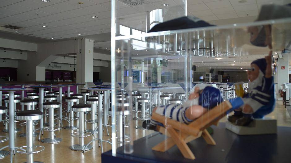 Die Beiden haben ihren Platz im VIP-Bereich "Westende" schon...