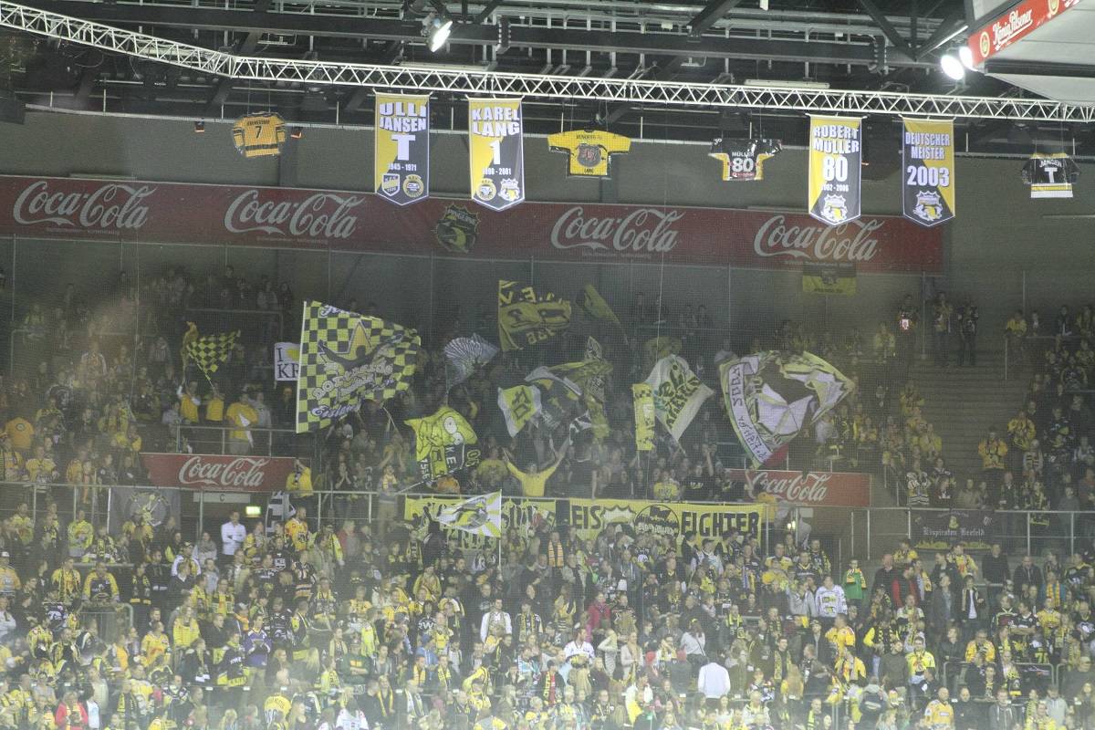 Ach, übrigens...: Ein Pinguin steht nie allein