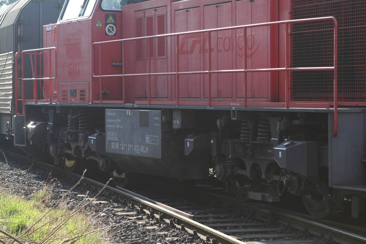 Lok der Hafenbahn an der Forstwaldstraße entgleist