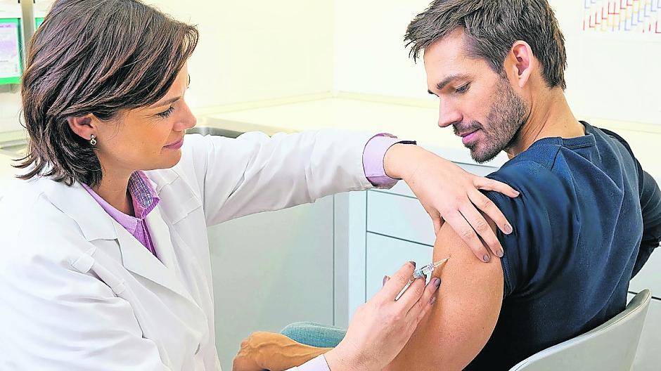 Nur 42 Prozent der deutschen Frauen und Männer lassen sich zum Schutz vor Infektionskrankheiten impfen.