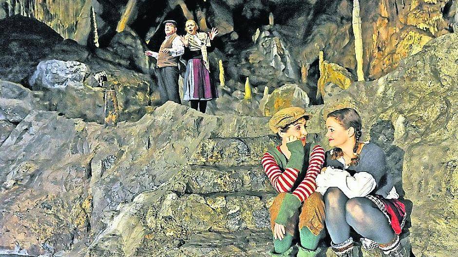 Tropfsteine und Rentier-Knochen