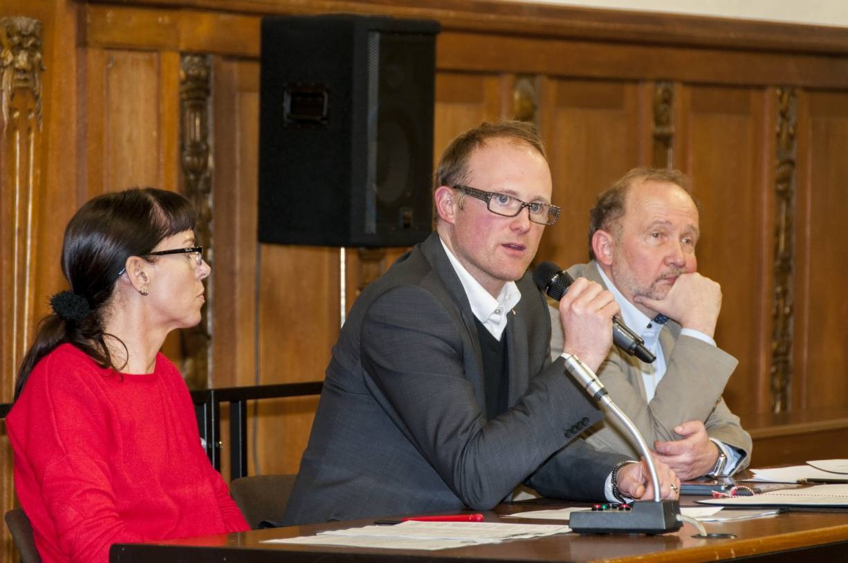  Oberbürgermeister Sören Link (Mitte), die DGB-Vorsitzende Angelika Wagner und Superintendent Armin Schneider stellten die weiteren Aktionen des Bündnisses für Toleranz und Zivilcourage vor. 