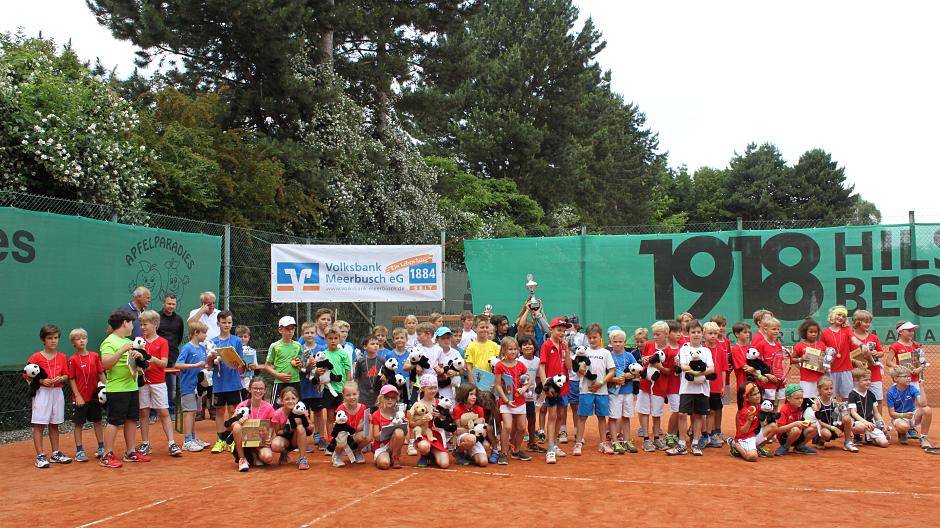  Gewinner sind sie eigentlich alle: Viel Freude hatten die rund 60 Kinder beim Strümpi-Cup. Ein Tennisturnier, das jedes Jahr mehr Freunde findet. 