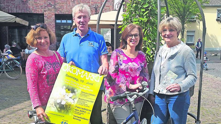  Freuen sich auf den Ökomarkt: Angelika Kirchholtes (ADFC), Wolf Meyer-Ricks (NABU), Christina Pavia (Kindertrödelmarkt) und Dana Frey (Stadt Meerbusch). 