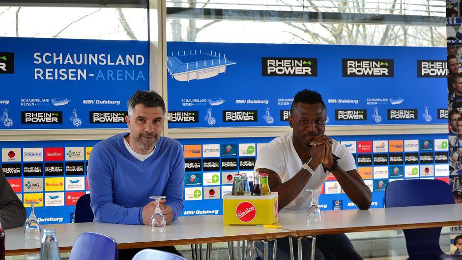 „Wir denken von Spiel zu Spiel.“ Gino Lettieri und Kingsley Onuegbu bei der heutigen Pressekonferenz.