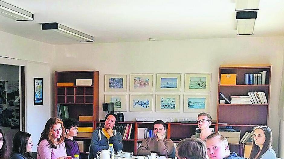 Die Junge Union Meerbusch traf sich nun, um über die zukünftige Nutzung des JuCa/Halle9 zu diskutieren. Mehr jugendorientierte Kulturprogramme sollten dort stattfinden.