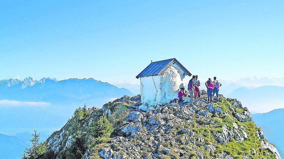 Aussichtsreich und entschleunigend: Gipfeltouren und Genusswanderungen in der Region rund um den Chiemsee.