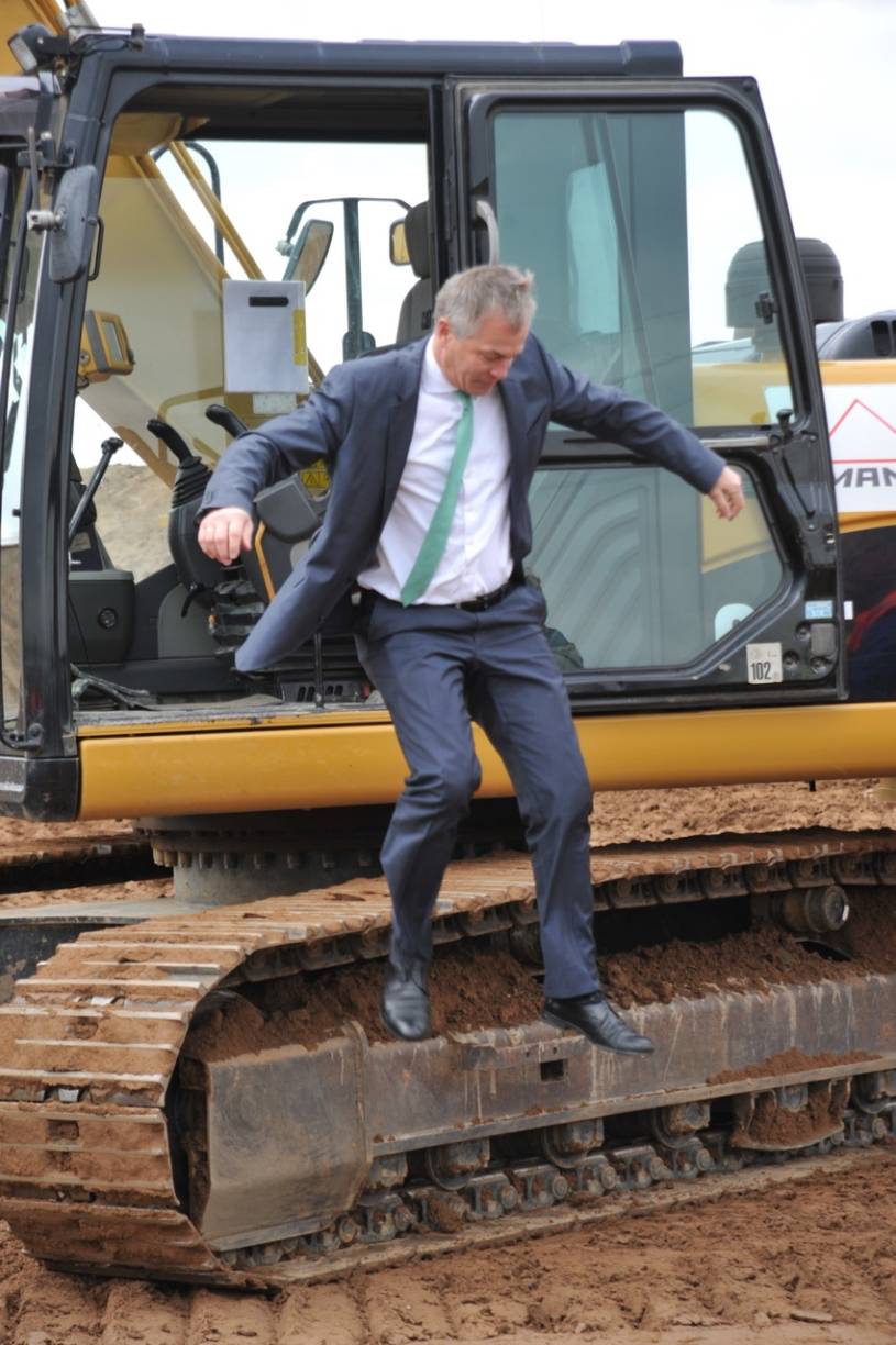  ... sprang er voller Elan ab. 