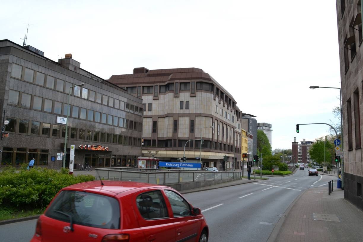  Nicht bloß kleine Ladenlokale stehen leer: Auch die ehemaligen Häuser von C&amp;A und Peek &amp; Cloppenburg sind in der Altstadt ungenutzt. 