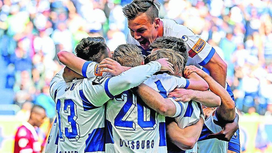  Drin ist das Ding: Ein Bild, was die MSV-Fans im Saisonendspurt gerne noch ein paar Mal sehen wollen würden.  