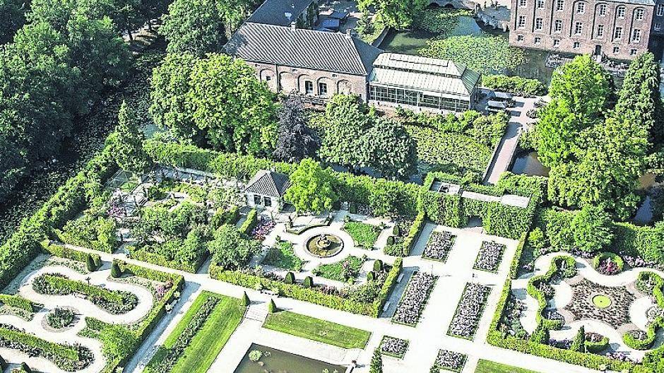 Ritter und bunte Garten-Explosionen