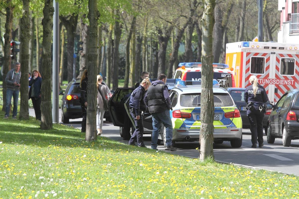 Während der Sperrung kam es zur Festnahme des mutmaßlichen Anrufers am Deutschen...