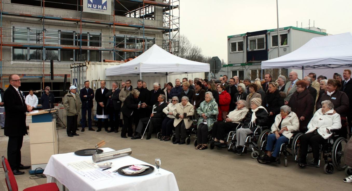 Die Gäste waren voll des Lobes für die künftig deutlich verbesserte medizinische Versorgung in der gesamten Region.
