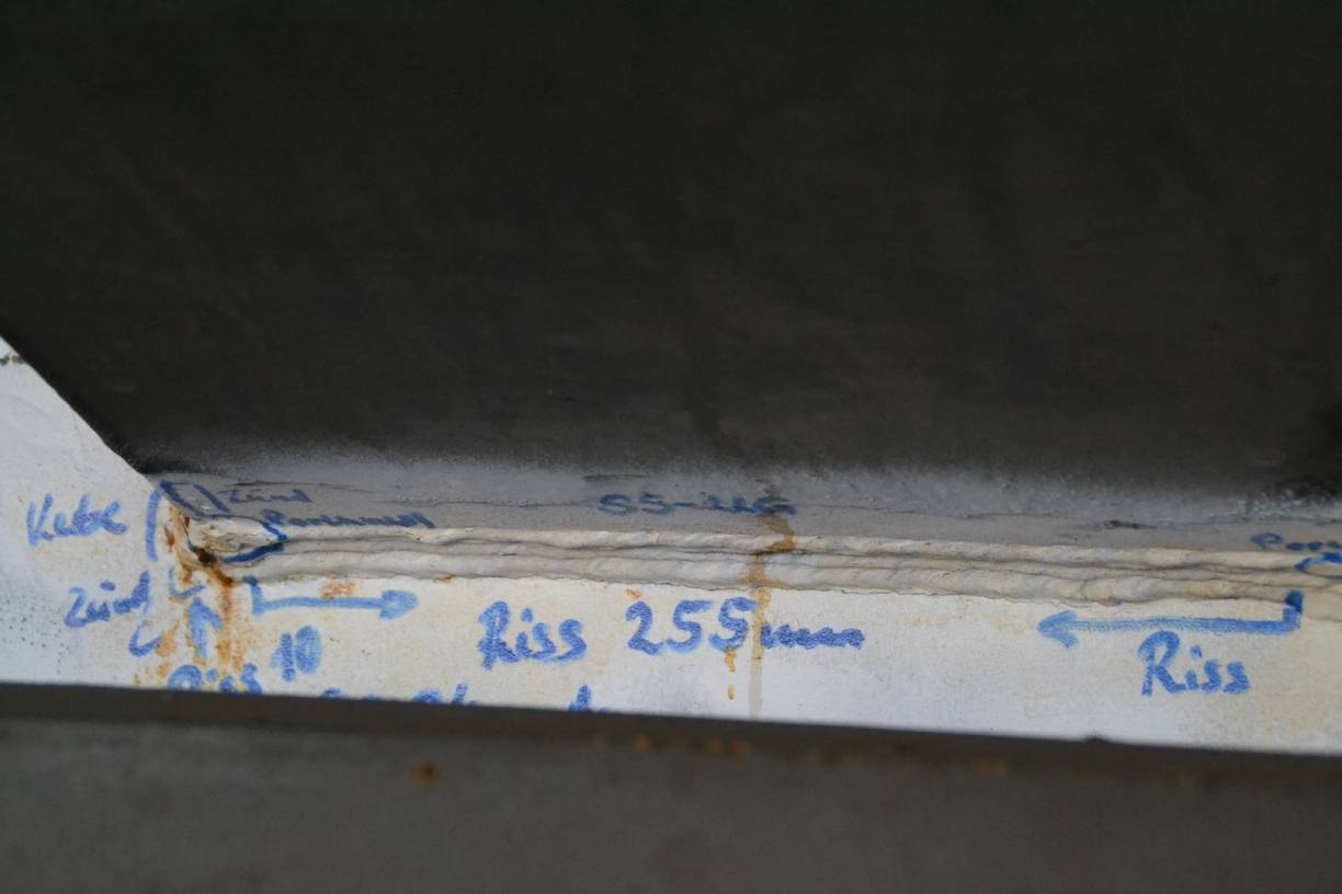 So konnte auch der Riss an Träger 34 ermittelt werden. Seine beiden Nachbarn haben auch Risse in ähnlicher Längenausprägung.