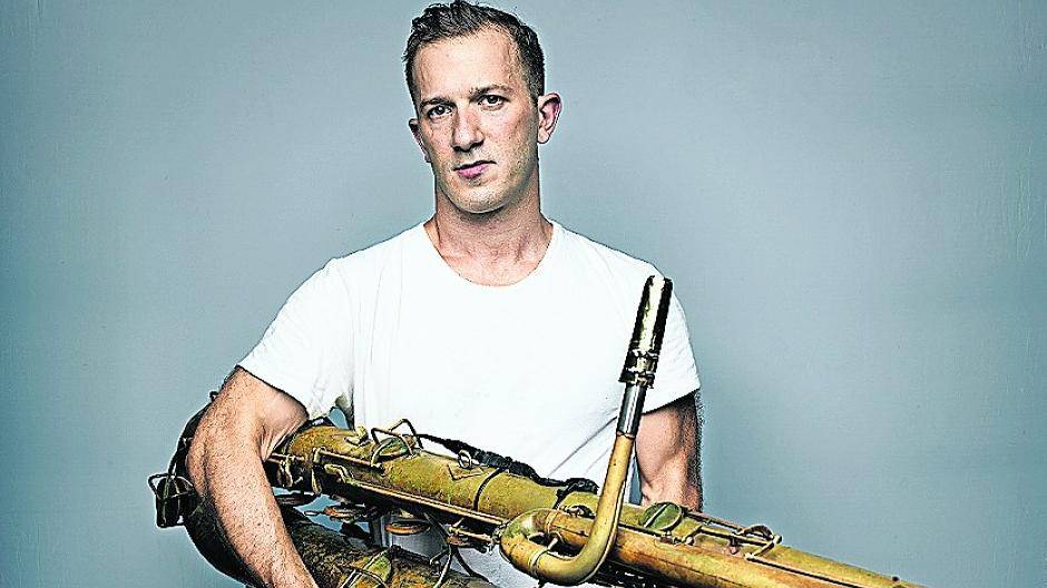  Colin Stetson.  