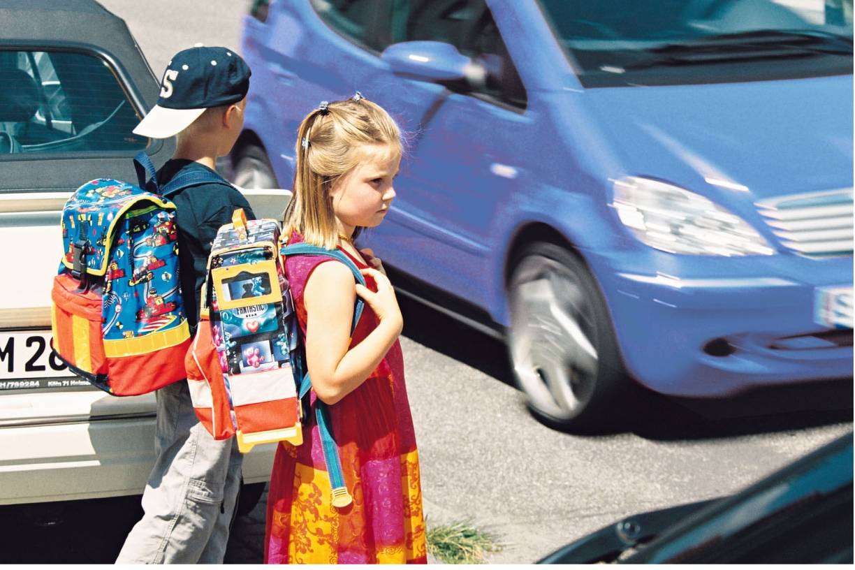 Achtung, aufgepasst! Viele Erstklässler begeben sich derzeit auf ihren ersten Schulweg.