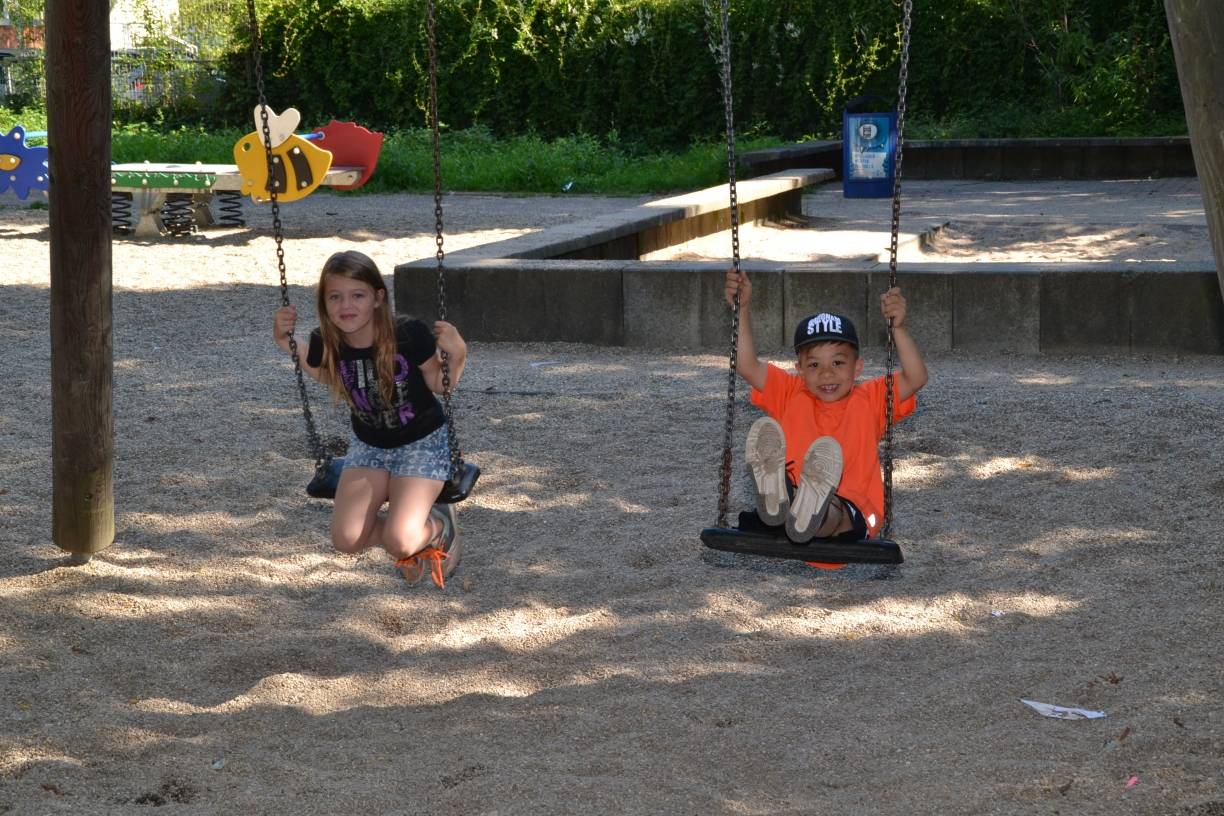 Der Spielplatz an der Heinrich-Lersch-Straße lädt zum Spielen und Toben ein.