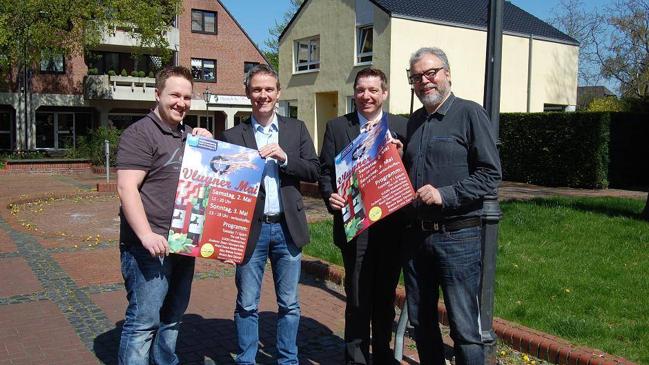  Christian Schneider (Sprecher Arbeitskreis Vluyn), Frank Grusen (Stadtmarketing), Markus Meyer (Geschäftsführer Werbering) und Franjo Terhart (Kulturbeauftragter) stellen das Programm vor.  