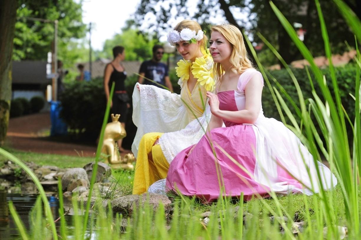 Einige schöne Königstöchter statteten der Dong am vergangenen Wochenende einen Besuch ab.