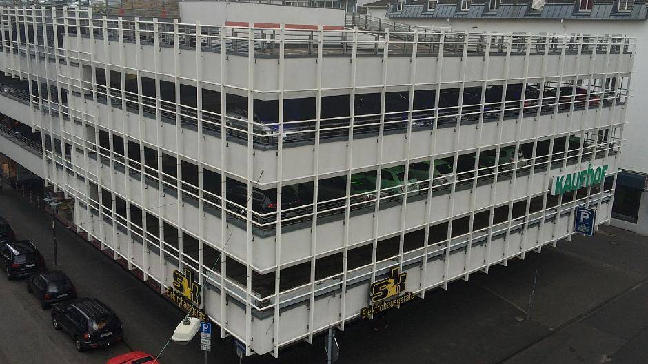  Auch das Parkhaus an der Königstraße fiel bei den ADAC-Prüfern durch. 