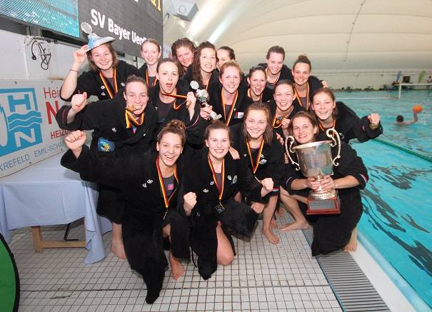 Ach übrigens: Hut ab vor den "Seidenstadt-Girls"!