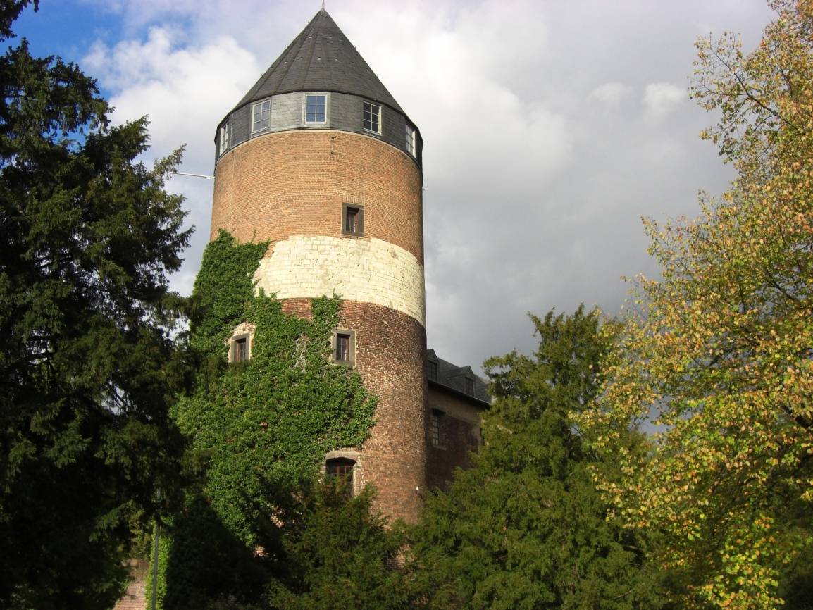  Auch an der Burg Brüggen führt die "Radroute des Monats" im Mai vorbei. 