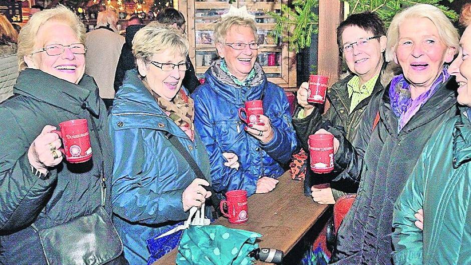 Auch am Eröffnungstag schmeckte der Glühwein herrlich, obwohl das Wetter doch arg feucht war.