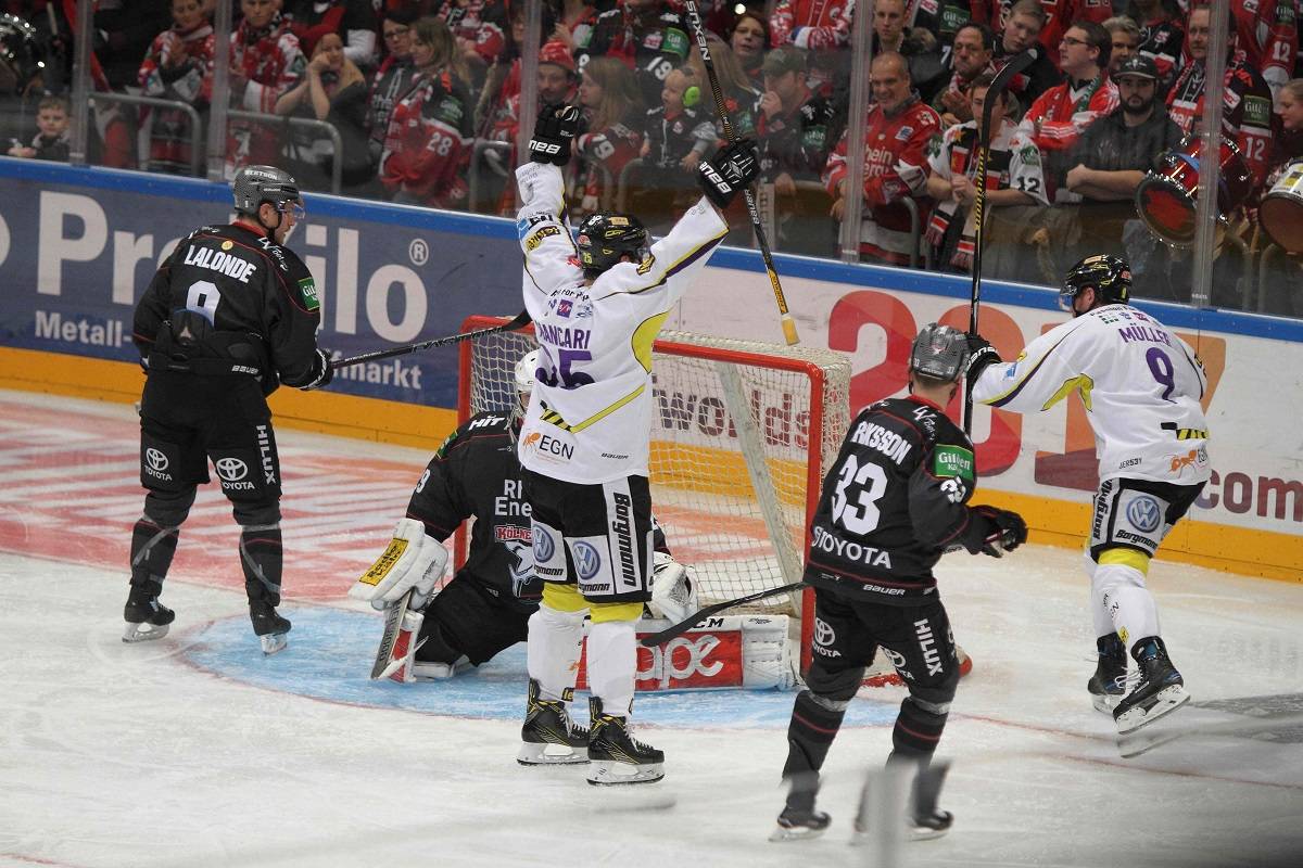 Derbysieg für die Pinguine in Köln