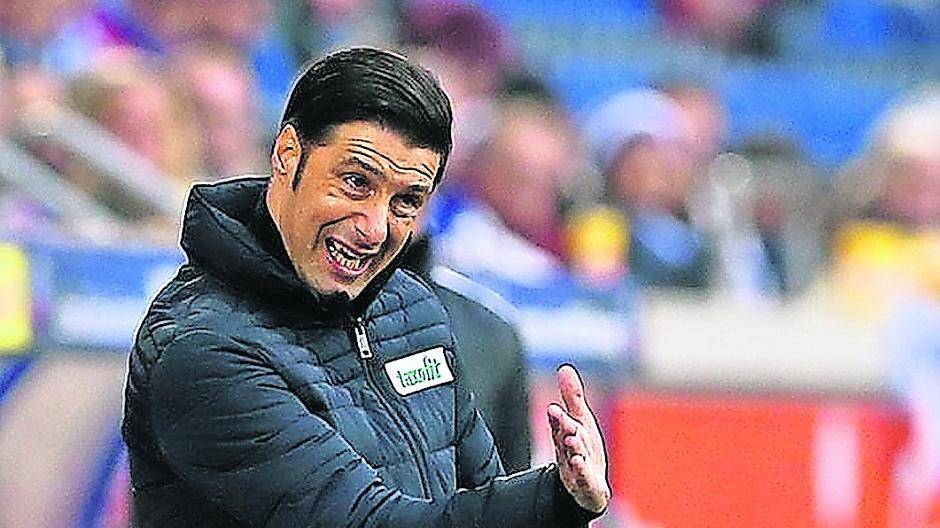 Ilia Gruev in Aktion beim Sandhausen-Spiel. Der neue Coach scheint seinem Team richtig gut zu tun.