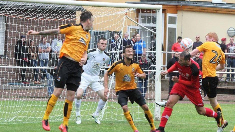 KFC testet gegen Cambridge United