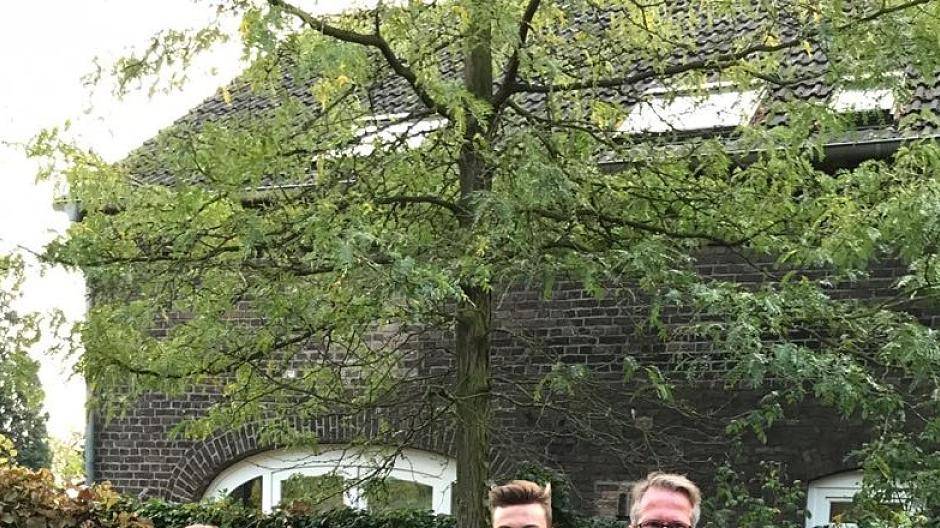  Max Vasen hat bei den Strümper Hubertus Jägern den Vogel von der Stange geholt. Mit seiner Königin Patricia Paas freut er sich auf drei spannende Jahre. 