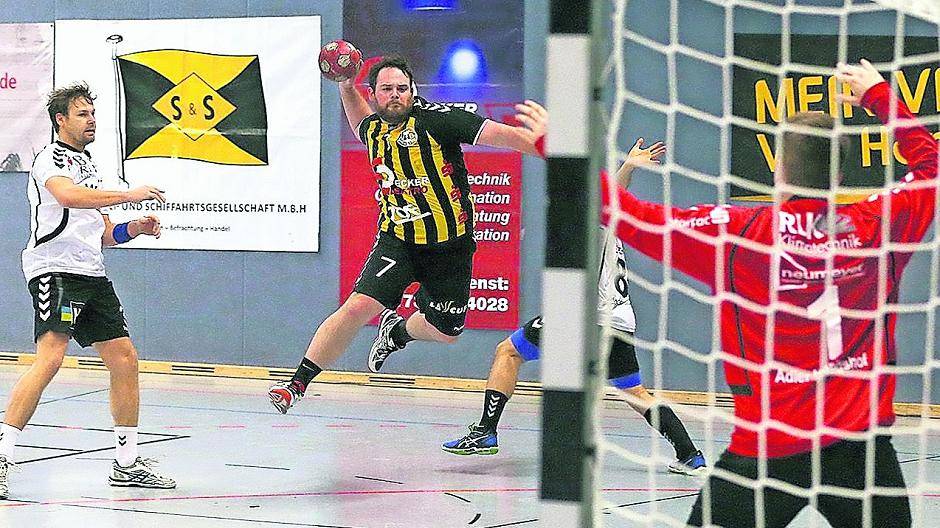 Kevin Wiedemann kommt nach seiner langen Verletzungspause immer besser in Schwung und lieferte eine starke Partie beim Heimsieg seines VfB Homberg gegen Königshof ab.