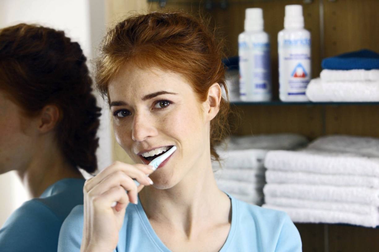 Tipps zum Schutz vor Zahnfleischerkrankungen: Täglich fünf Minuten für die Mundpflege