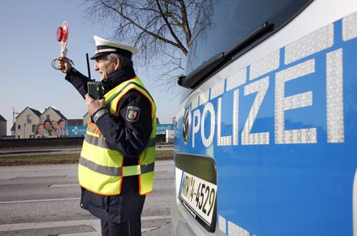 Polizei auf der Suche nach Drogen