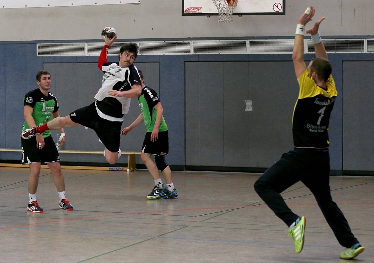  Christoph Enders überragte bei der Derby-Generalprobe des MTV gegen Lürrip mit insgesamt neun Treffern. 