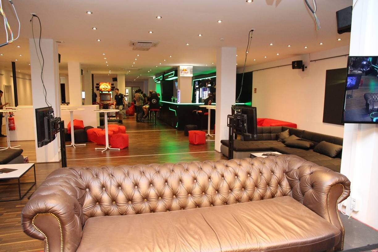 TaKeTV Studio einzigartig in Deutschland: Europas Gamer-Elite blickt nach Krefeld