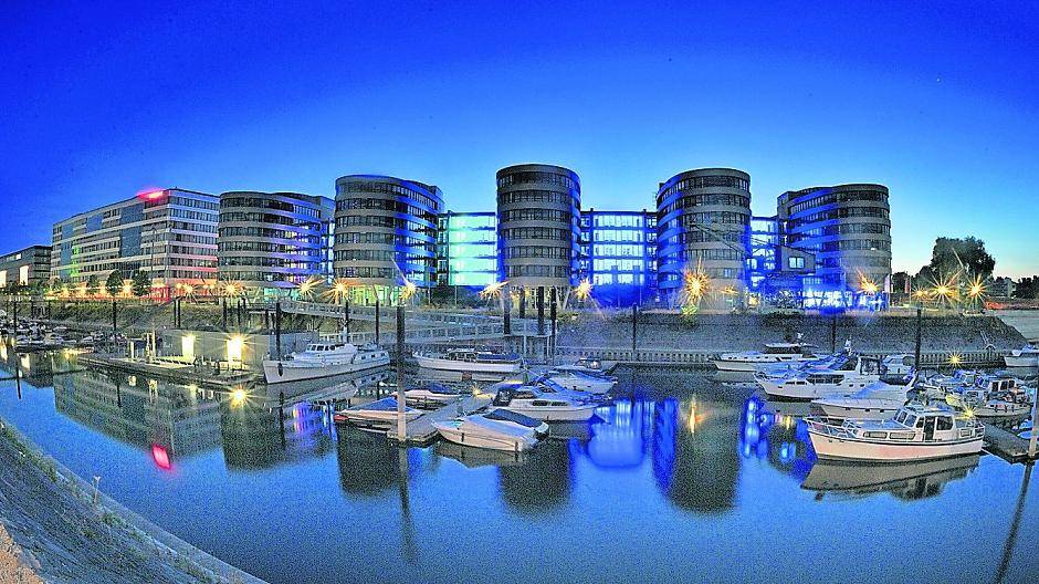 Die beschaulichen Liegeplätze im geschäftigen Innenhafen bleiben fast das ganze Jahr 2016 verwaist.