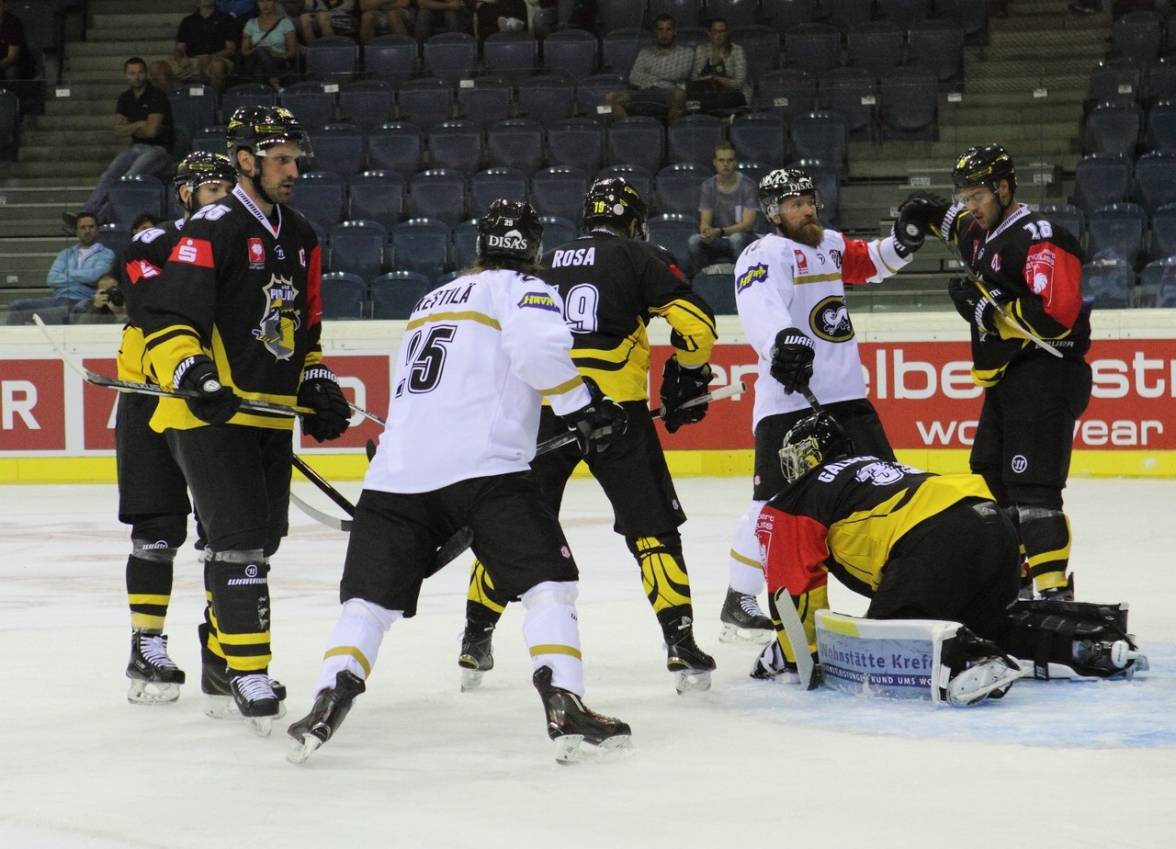 Galbraith am Innenband verletzt